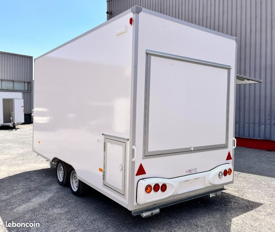 Remorque magasin 4,20x2,03x2,30m - 2000kg - 2 clapets de vente (image 5)