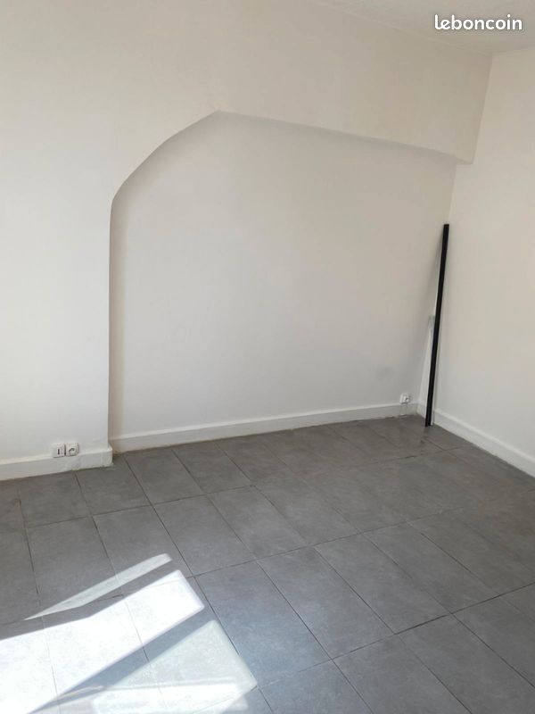 Appartement 1 pièce 20 m² · à Corbeil-Essonnes · 20 m² · 590 €