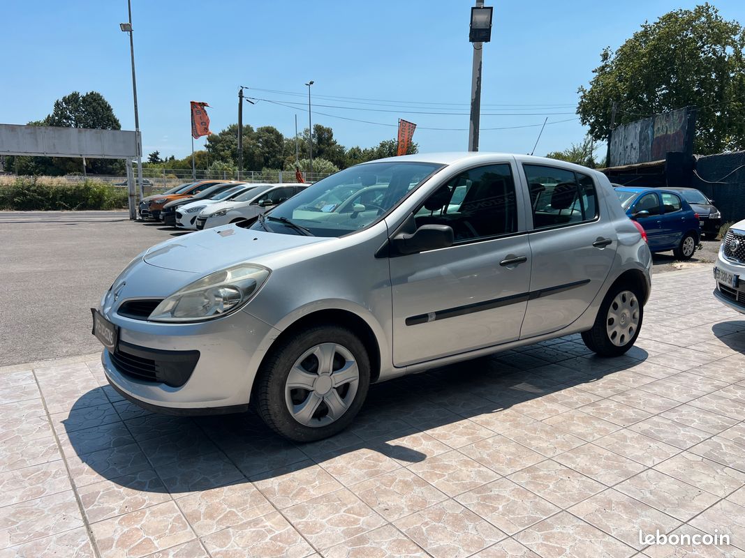 Renault Clio III 1.5 DCI 70cv Expression 2009 1ère Main (image 2)