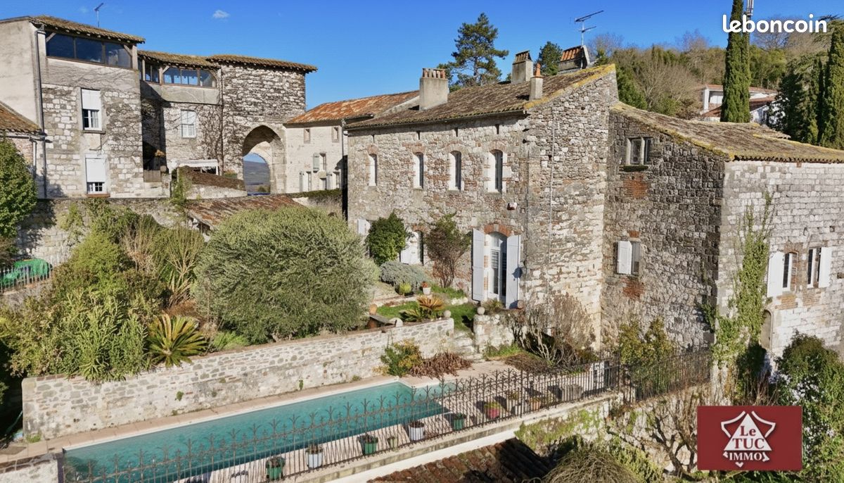 Maison 11 pièces 270 m² · à Penne-d'Agenais · 270 m² · 696 000 €