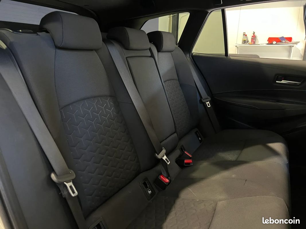TOYOTA Corolla Touring Sport 2.0 Hybrid 184ch Design - TOIT OUVRANT - ENTRETIEN COMPLET TOYOTA (image 28)