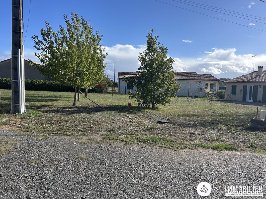 Terrain 794 m² · à Puygouzon · 794 m² · 90 000 €