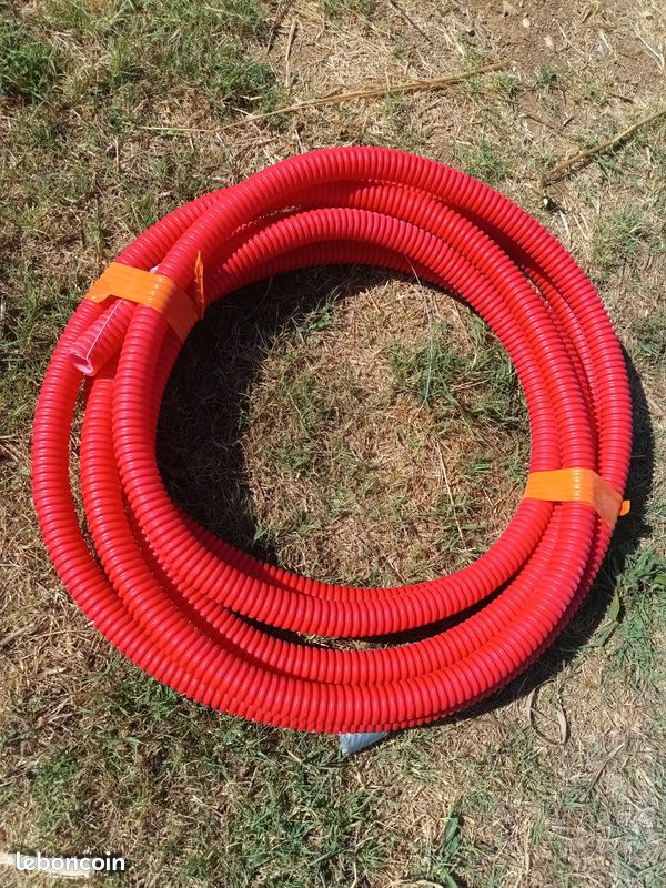 Gaine rouge électrique diamètre 40 (image 1)
