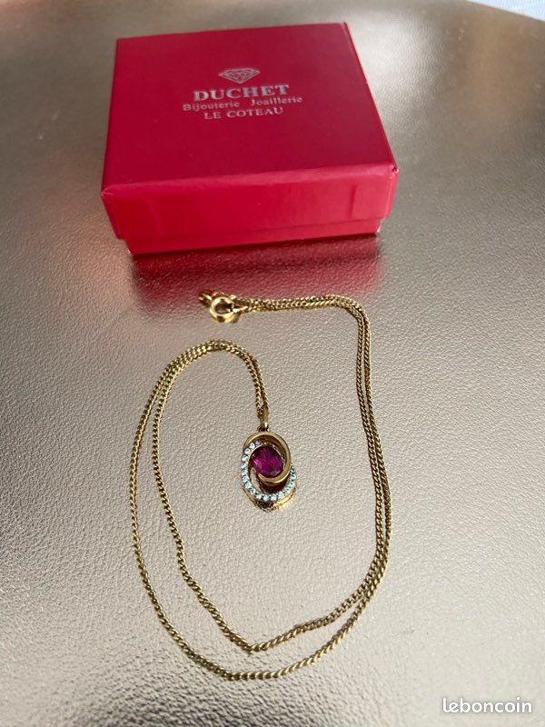 Grand Pendentif Fantaisie Vintage – Rubis, émail Et Strass, Occasion