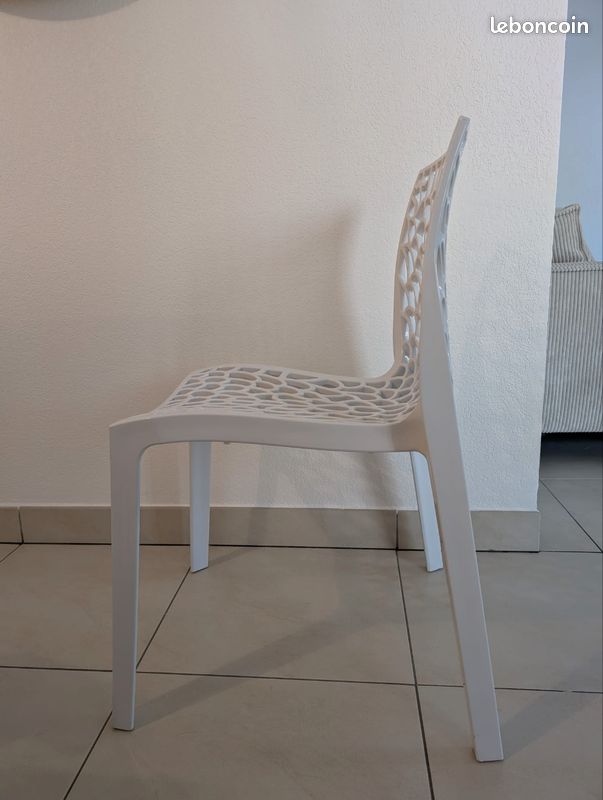 Chaise excellent état (image 5)