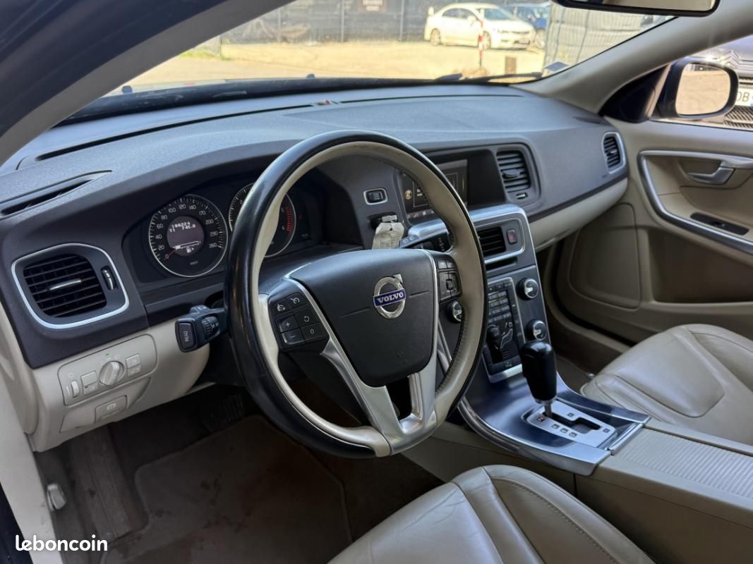 Volvo V60 D4 163 ch StopetStart Ocean Race Edition Geartronic (image 19)