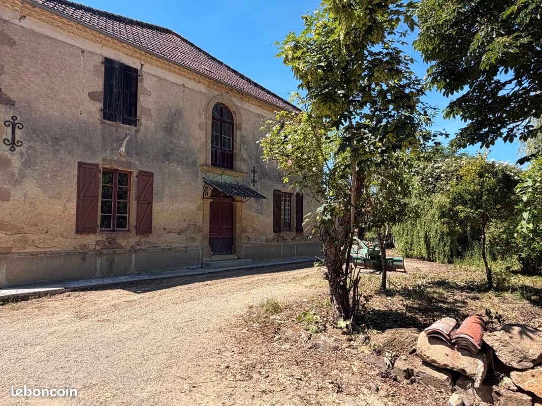 Maison 7 pièces 300 m² · à Plaisance · 300 m² · 149 000 €
