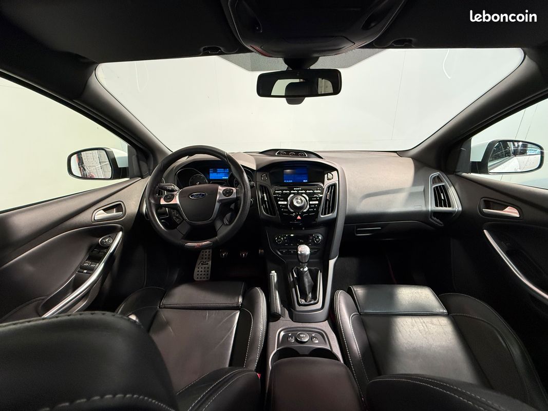 PROMO Focus st 250cv SW ( visio et livraison possible ) (image 4)