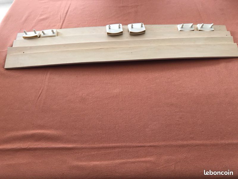 Latte de 78,5cm pour sommier et embouts,plus raccords parfait état (image 2)