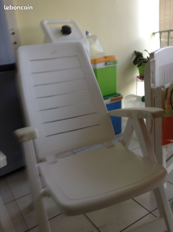 CHAISE PLIANTE DE JARDIN (PVC BLANC) x2 (image 2)