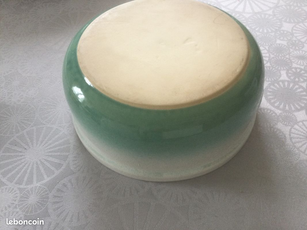 Plat en terre rond (image 4)