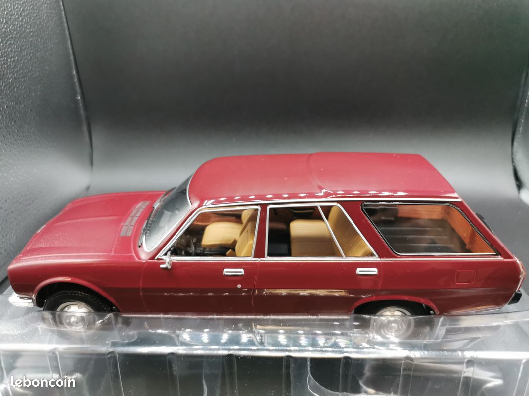 MCG Peugeot 504 Break, rouge foncé 1976, 1:18 | Model Car World