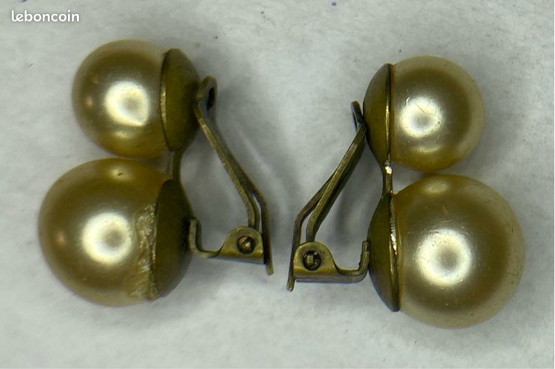 Paire De Boucles D'Oreilles Clips - Modèle REF07952J - Occasion