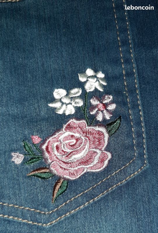Jupe En Jean Délavée à Fleurs Tinseltown - Taille XS (Juniors) - Neuve Avec étiquettes