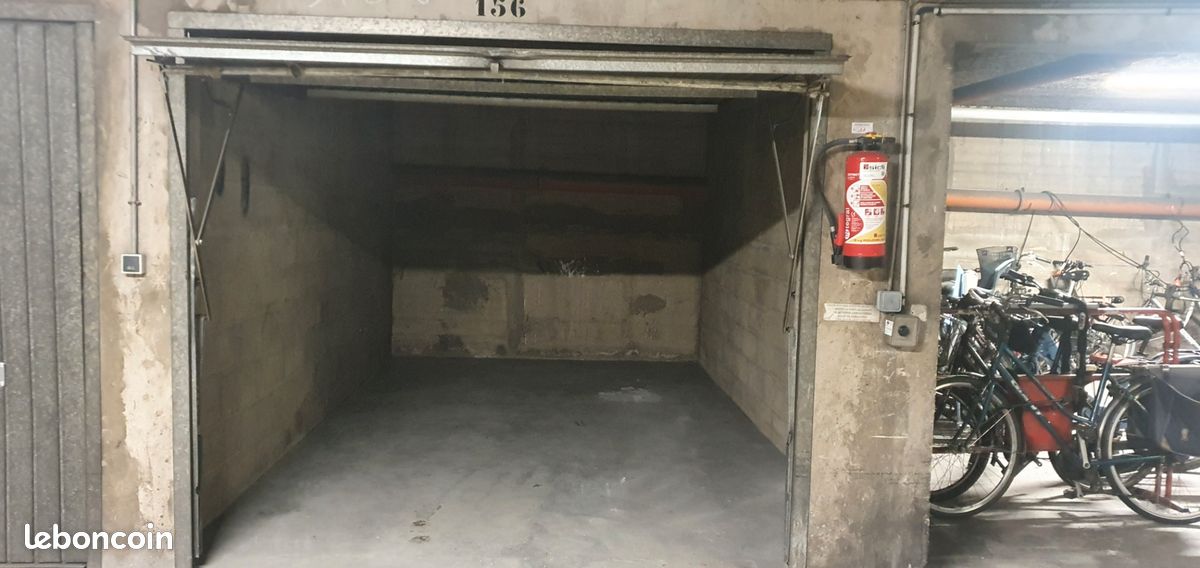 Parking 12 m² · à Paris · 12 m² · 151 €/mois