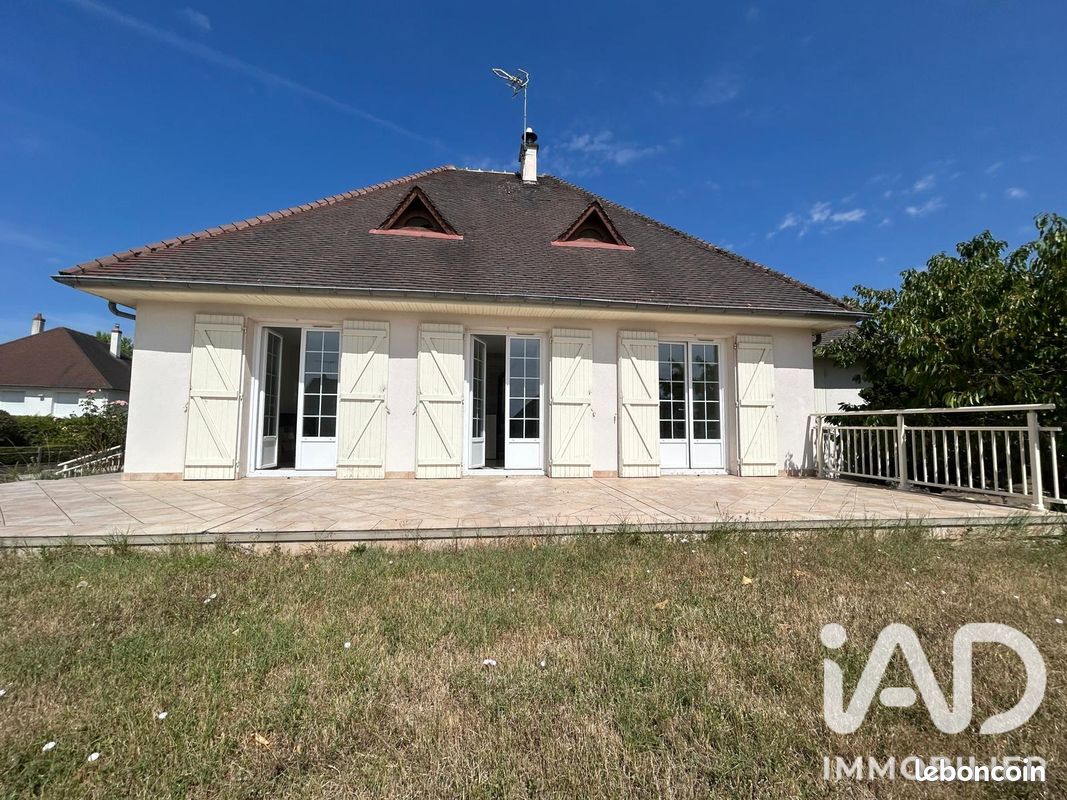 Maison 5 pièces 161 m² · à La Chaussée-Saint-Victor · 161 m² · 255 000 €