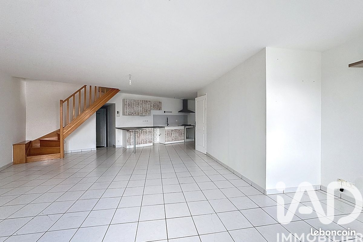 Appartement 4 pièces 90 m² · à Courçon · 90 m² · 140 000 €