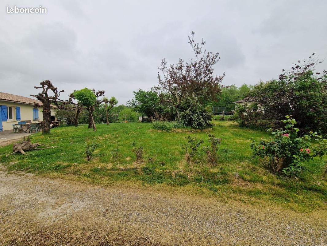 Terrain 720 m² Hostens · 58 000 €