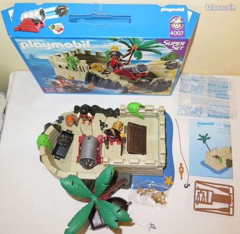 PLAYMOBIL - Le Repaire Des Pirates - Coffret Complet Géant - Jeu De Construction
