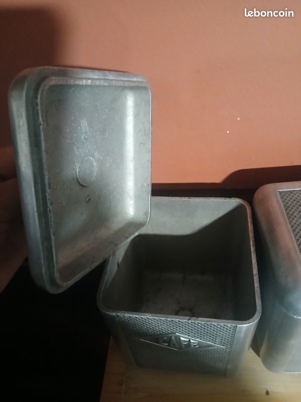 Ensemble de deux boîtes de conservation vintage en aluminium brossé (image 6)