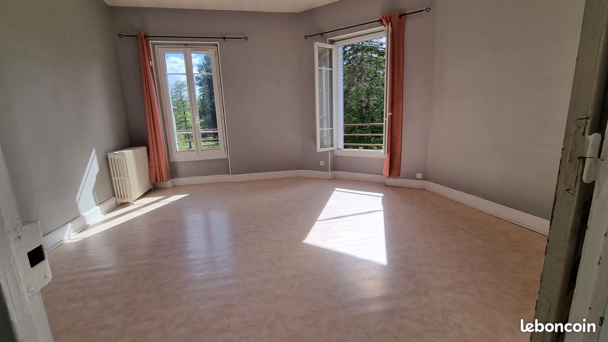 Appartement 3 pièces 62 m² · à Le Donjon · 62 m² · 330 €