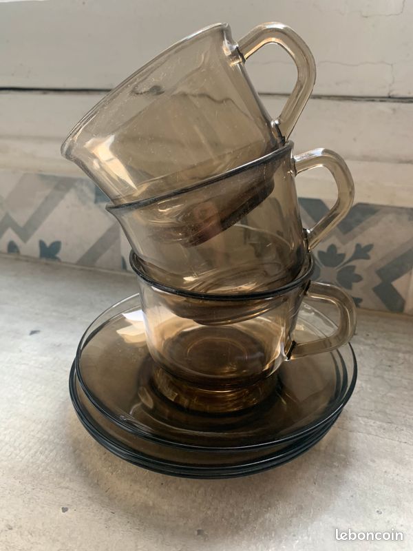Service à café tasses et soucoupes vintage Rosaline Arcoroc verre rose