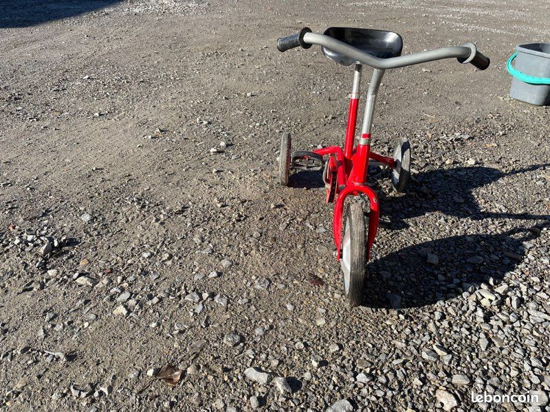 Tricycle en fer vintage - Décoration
