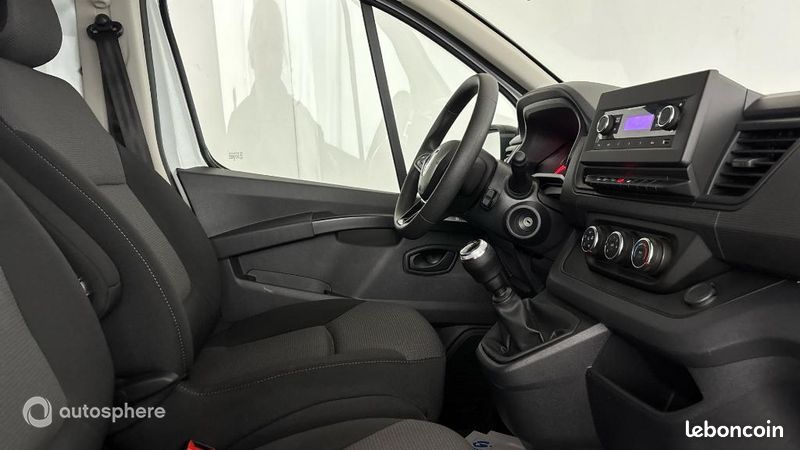 Renault Trafic Véhicule utilitaire ou Société L1H1 2T8 2.0 Blue dCi 130ch Confort E6E (image 10)