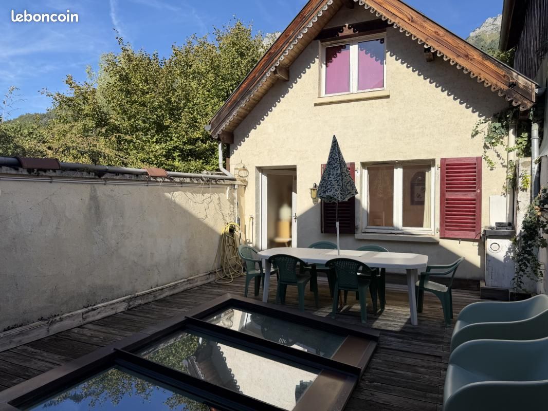 Appartement 5 pièces 121 m² · à Talloires-Montmin · 121 m² · 660 000 €