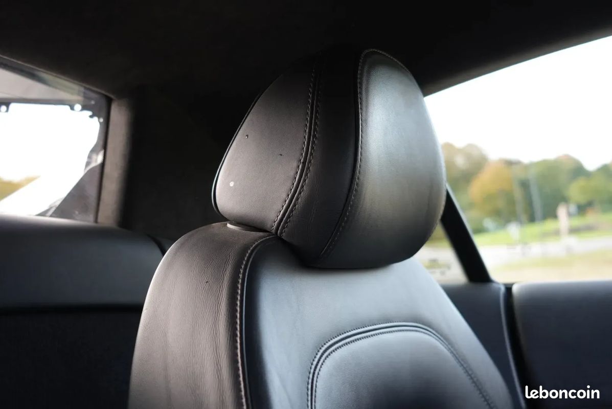 Audi R8 5.2 V10 FSI 525ch R tronic 6 - Suivi d'entretien / HiFi Bang&Olufsen / Caméra de recul / Pack Carbone / Maintien de charge (image 33)