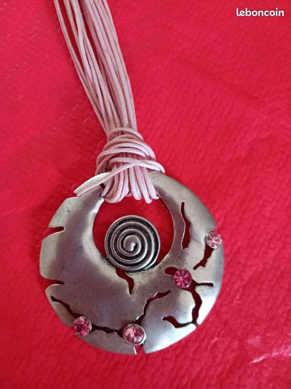 Colier fantaisie (image 2)