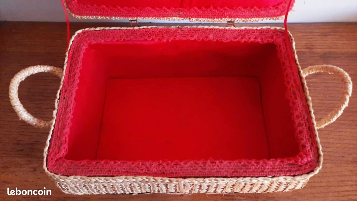 Ancienne Boîte à Couture En Cachemire Rouge - Occasion, Vintage, Origine France