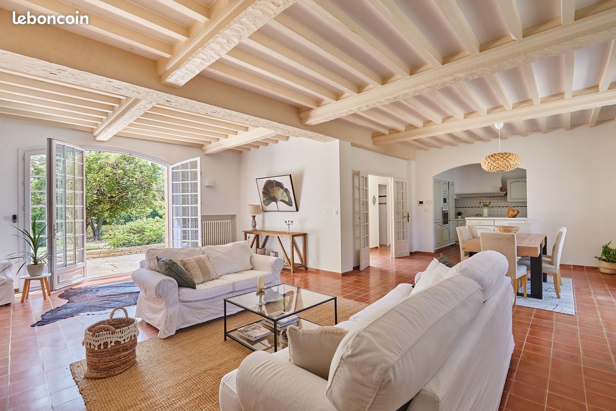 Maison 9 pièces 250 m² · à Aix-en-Provence · 250 m² · 1 570 000 €