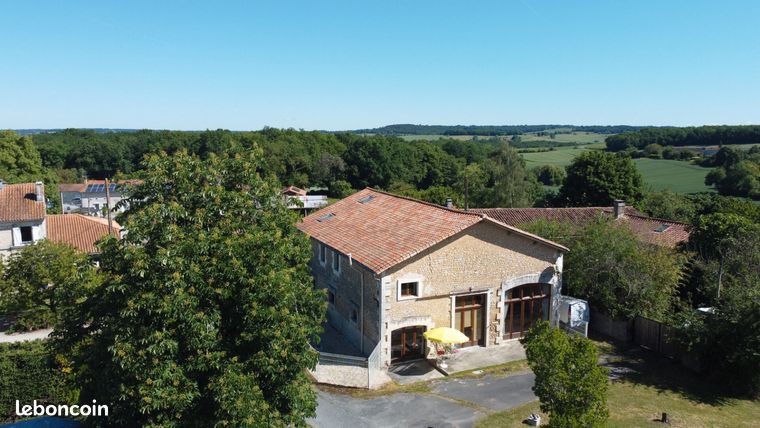 Propriété 5 pièces 229 m²