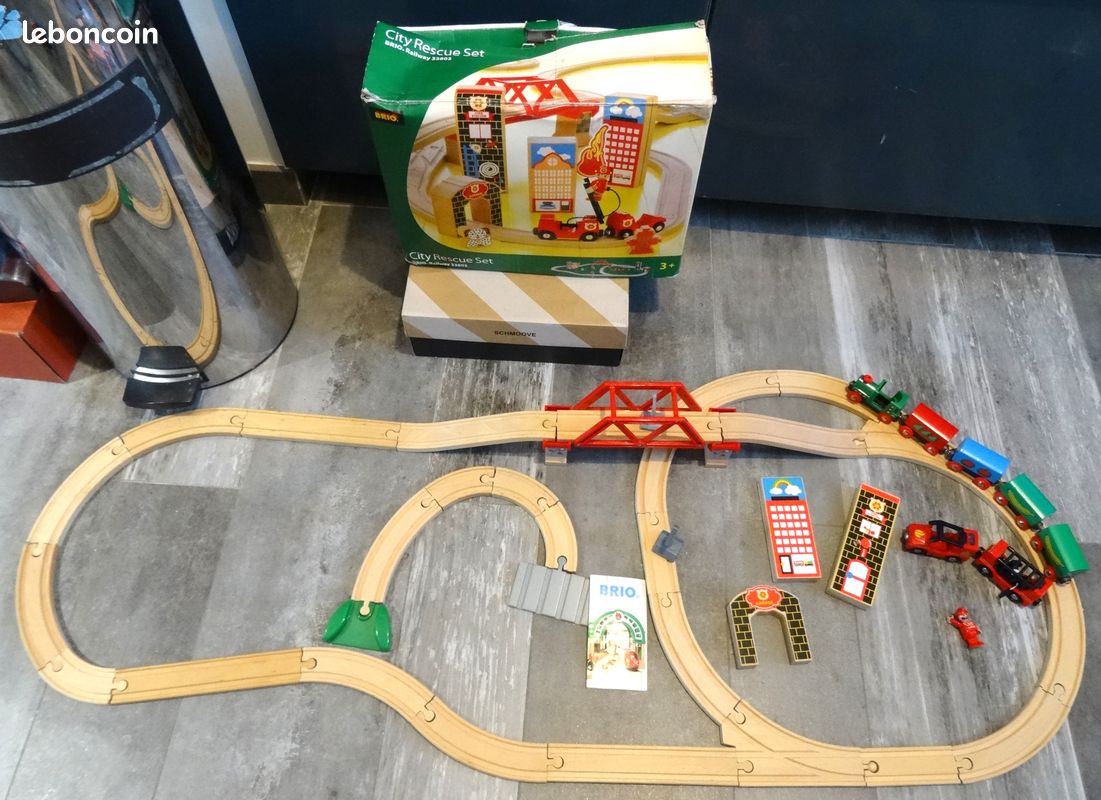 Train En Bois 33 Pièces Avec Rails Magnétiques – Compatible Thomas, Brio – Jouet Éducatif Pour Filles Et Garçons 3-6 Ans