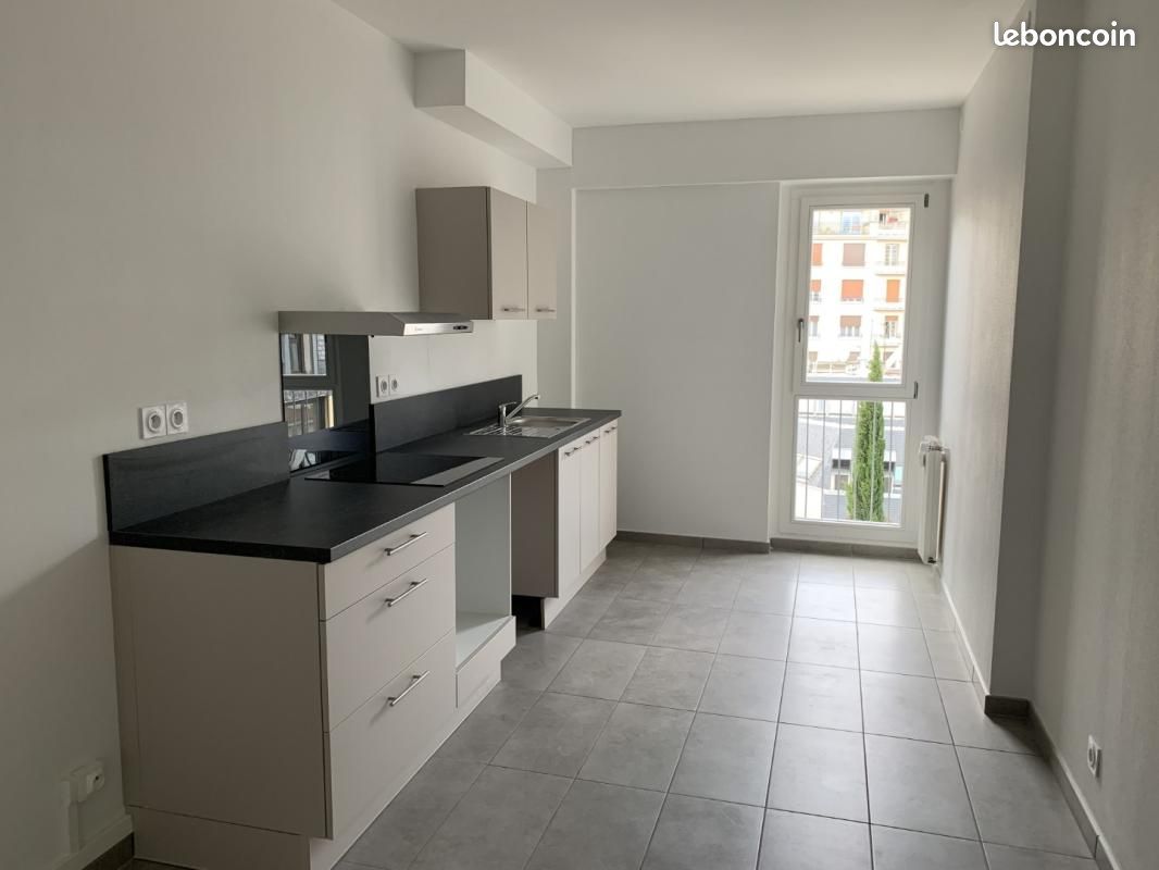 Appartement 3 pièces 85 m² · à Grenoble · 85 m² · 1 140 €