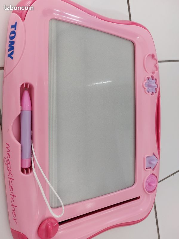 Tomy Mégasketcher - ardoise magique rose (image 1)