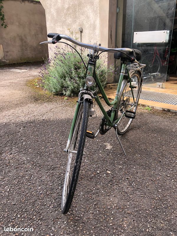 Vélo de ville vintage (image 2)