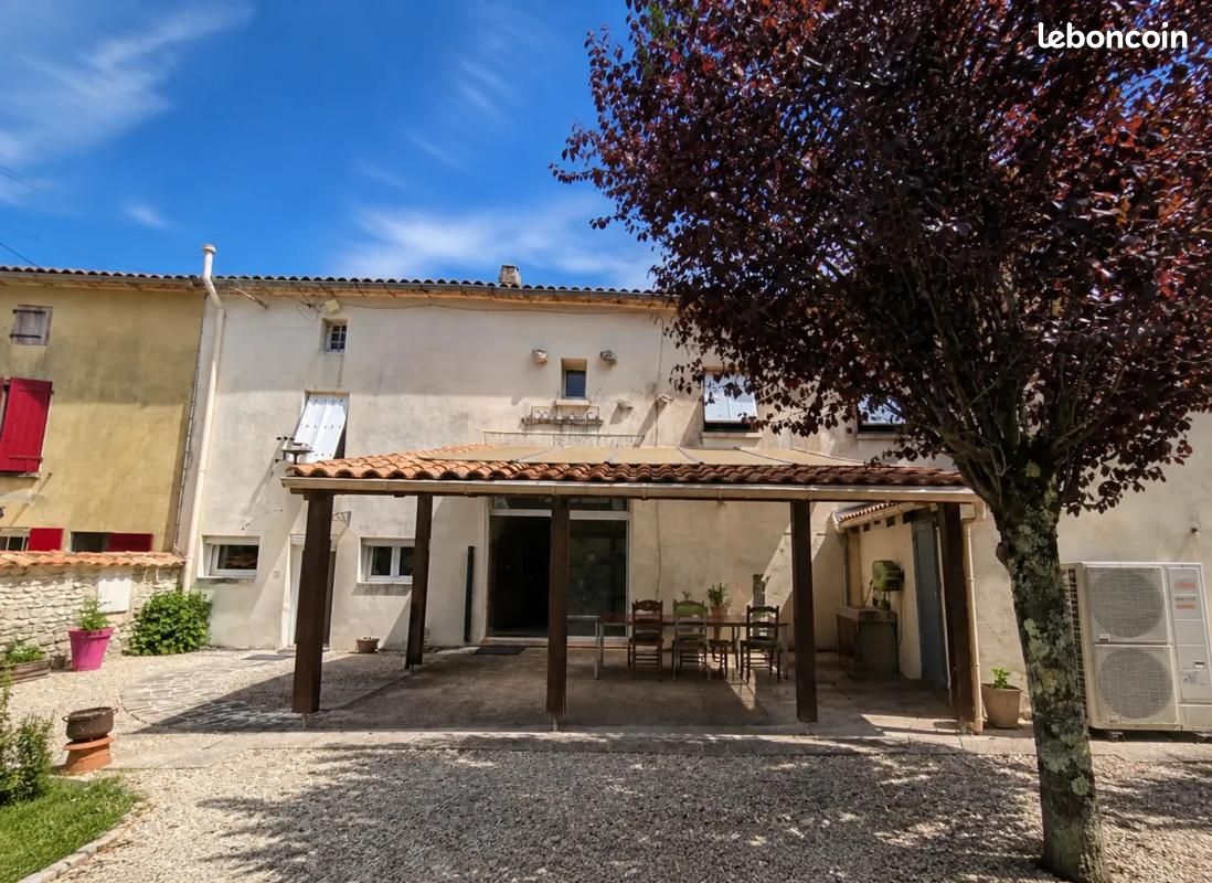 Maison 6 pièces 192 m² · à Mornac · 192 m² · 248 000 €