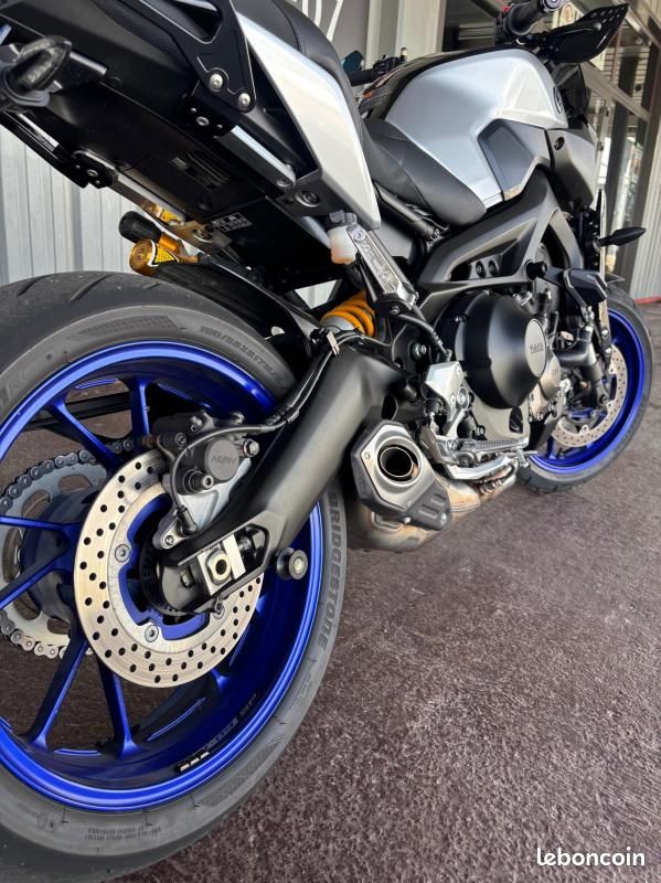 Yamaha MT-09 SP 850 cm3 (image 12)