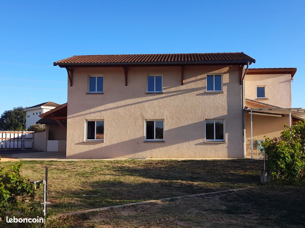 Maison 9 pièces 180 m² · à Taponas · 180 m² · 396 000 €
