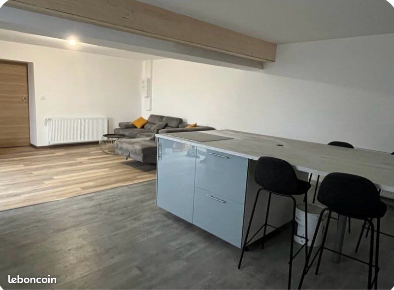 Appartement 2 pièces 90 m² · à Corps-Nuds · 90 m² · 300 €/mois