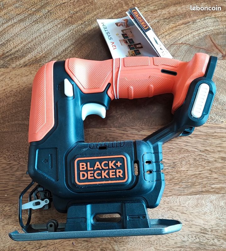 Scie sauteuse Black et Decker 12v (image 1)