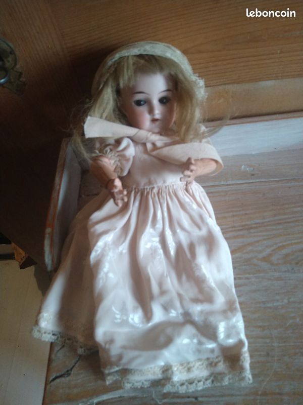 RAVISSANTE TOUTE PETITE Poupée Ancienne Bébé Armand Marseille Asiatique