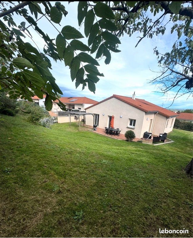 Maison 5 pièces 110 m² · à Commelle-Vernay · 110 m² · 275 000 €