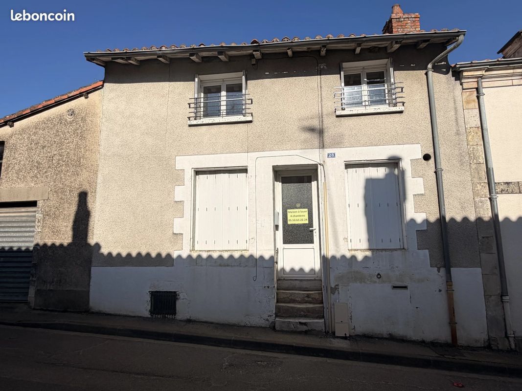 Maison 6 pièces 110 m² · à Charroux · 110 m² · 92 650 €
