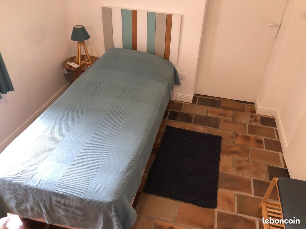 Gite 5 pers rénové, 1 chambre + 1 chambre en duplex, avec grande piscine partagée avec 2nd gîte et jardin en Provence (image 12)