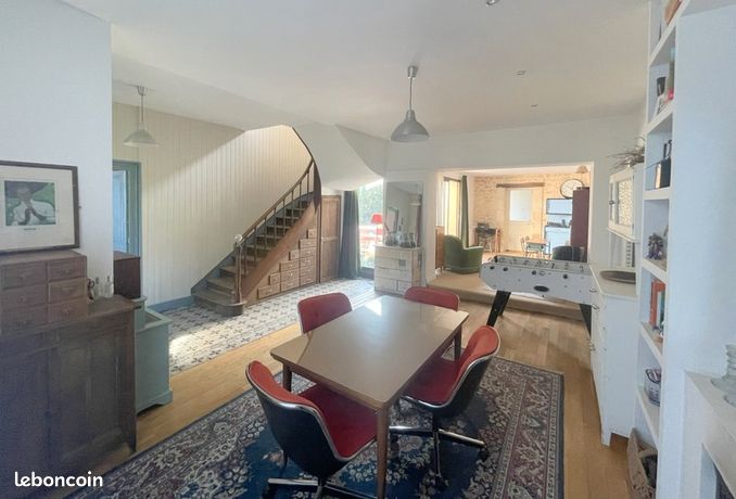 Maison 7 pièces 239 m²