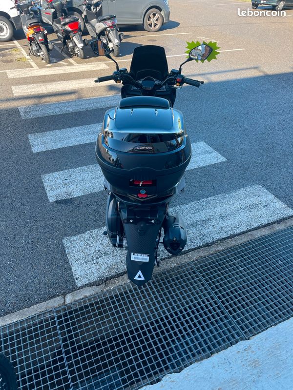 SCOOTER JM MOTORS GTR 125CC EURO5 NEUF PAYABLE EN 2,3 ou 4 FOIS Motos