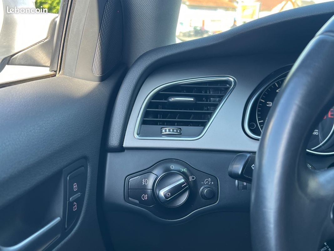 AUDI A5 SPORTBACK 1.8 TFSI 170ch AMBIENTE RADAR DE RECUL (image 28)